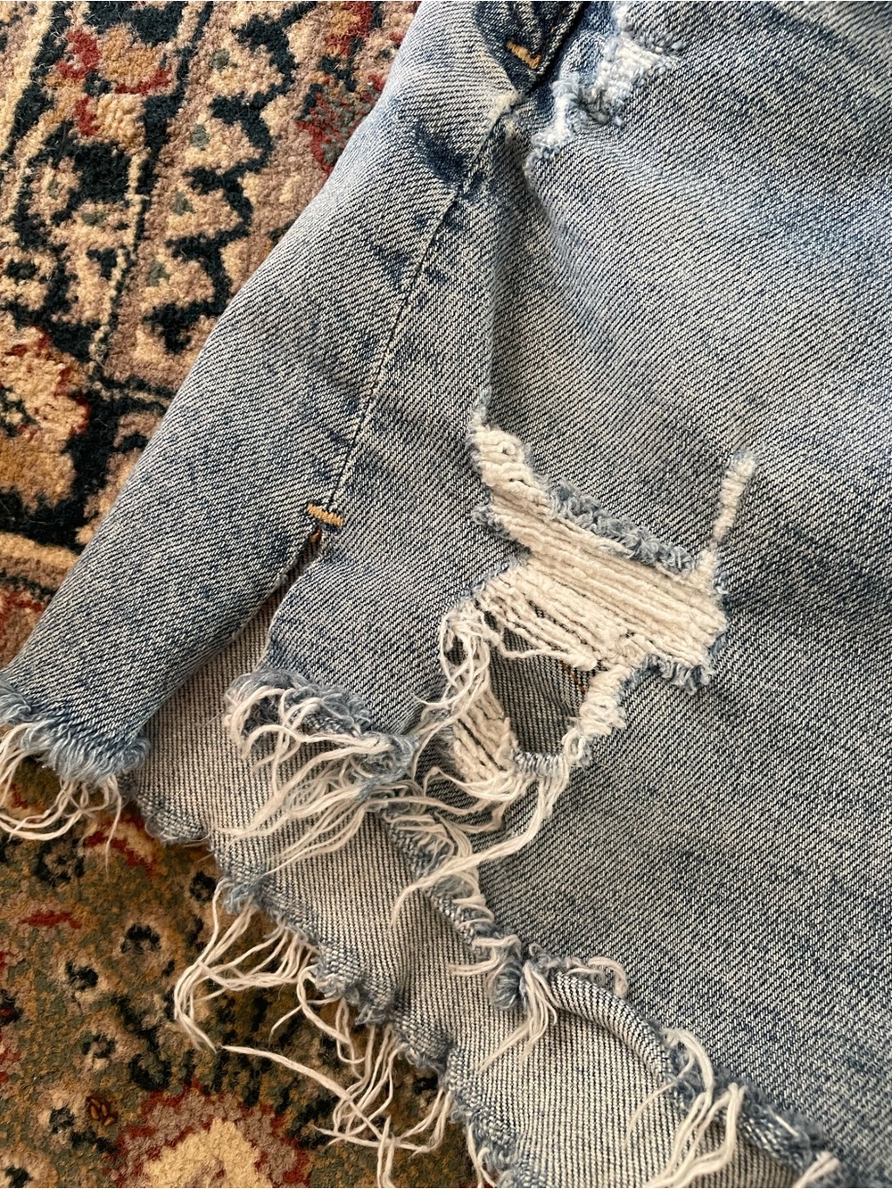Citizens of Humanity Marlow Blue Distressed Button-Fly Cut-Off Denim Shorts 24 - Picture 4 of 10